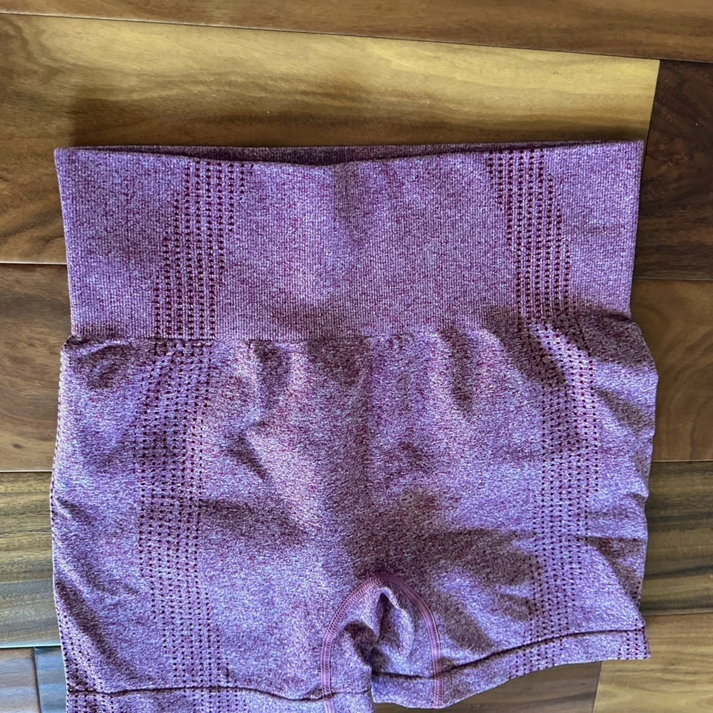 High Waisted Seamless Workout Contour Shorts size Large